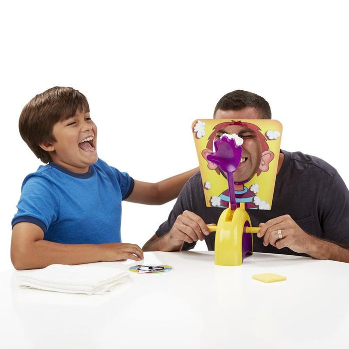 Pie to the Face Funny Game for Kids and Adults